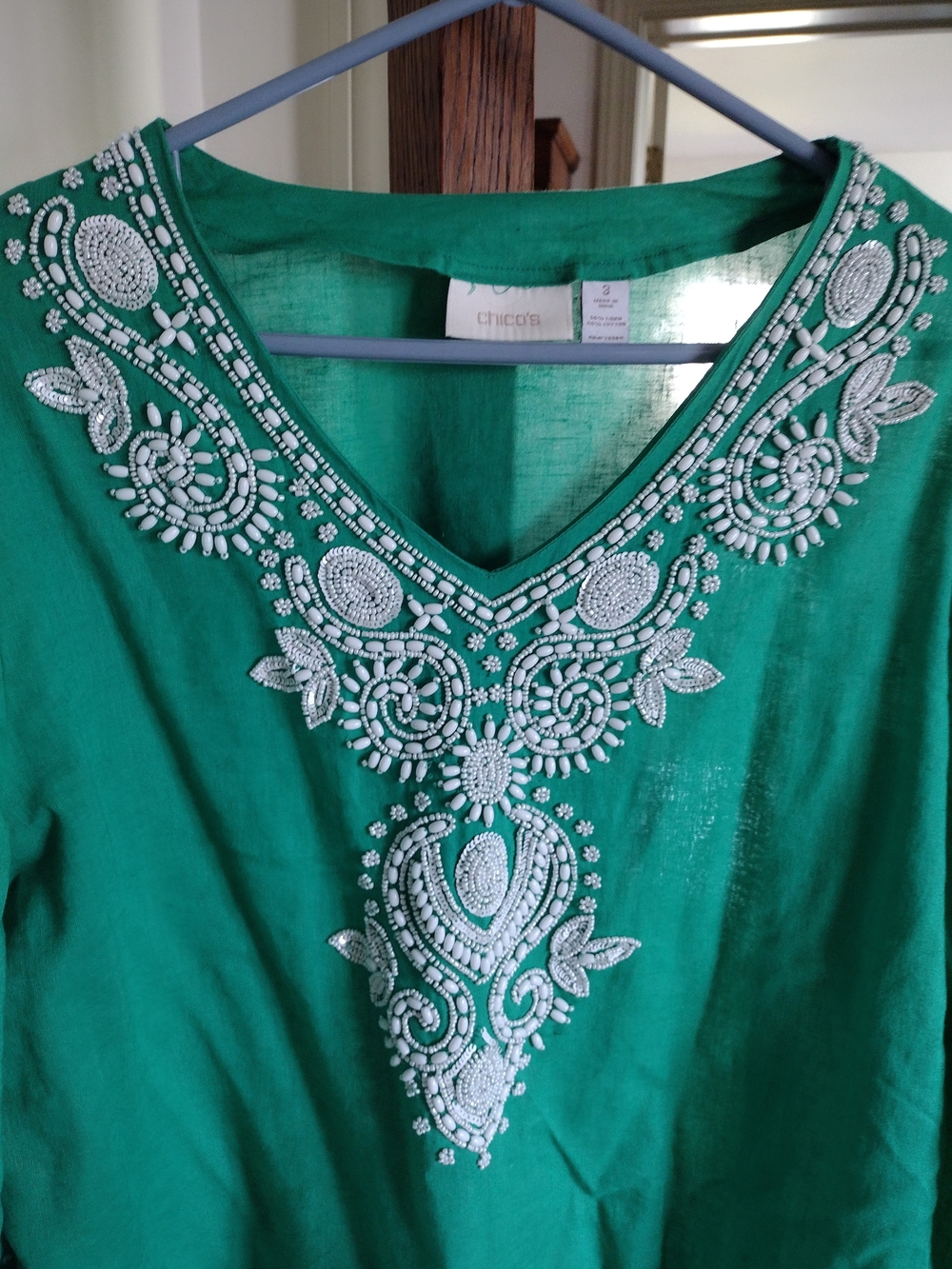 Chico's Emerald Green Linen V-Neck Tunic with Intricate White Beading Size 3 - Picture 2 of 7